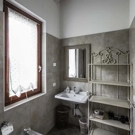 Semesterbostad Elena