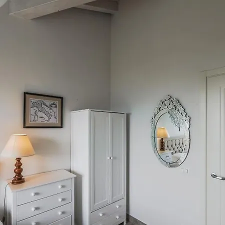 Semesterbostad Elena *