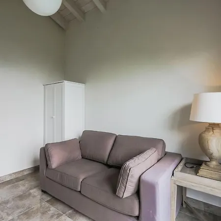 Elena Semesterbostad