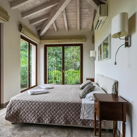 Semesterbostad Elena