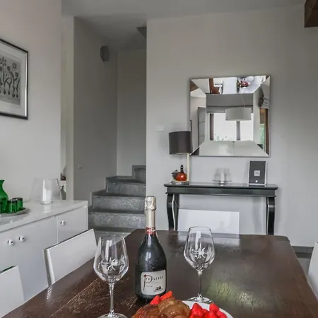 Elena Hébergement de vacances *