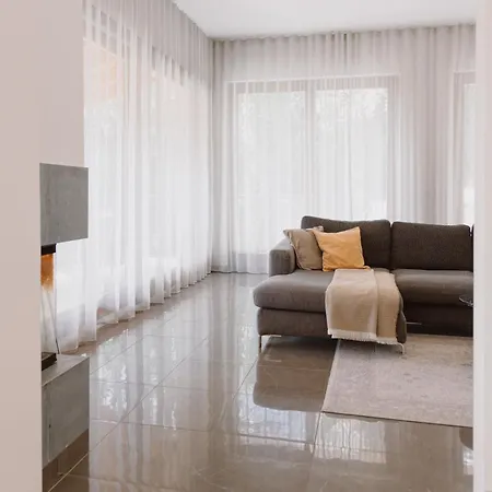 Elena Hébergement de vacances *