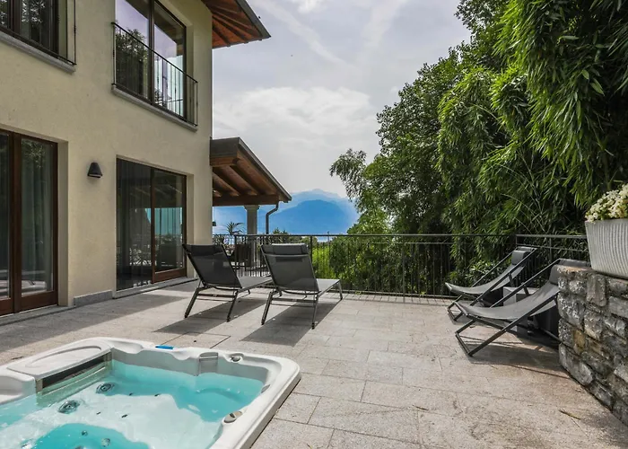 Elena メナッジョ